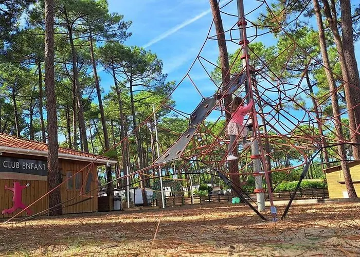 مكان تخييم L'escapade Seignossaise *